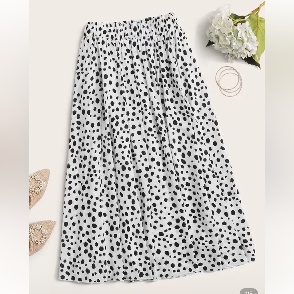 SHEIN Black and White Spotted A-Line Skirt